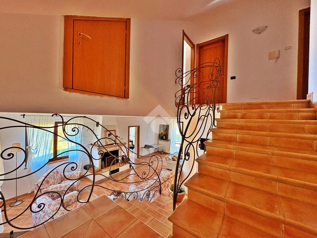 Pièces - Renovated Villa with Pool in Fabriano