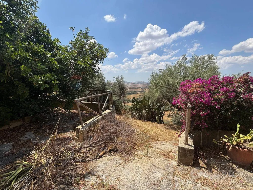 Jardin - Bifamiliar Villa with Garden in Caltanissetta