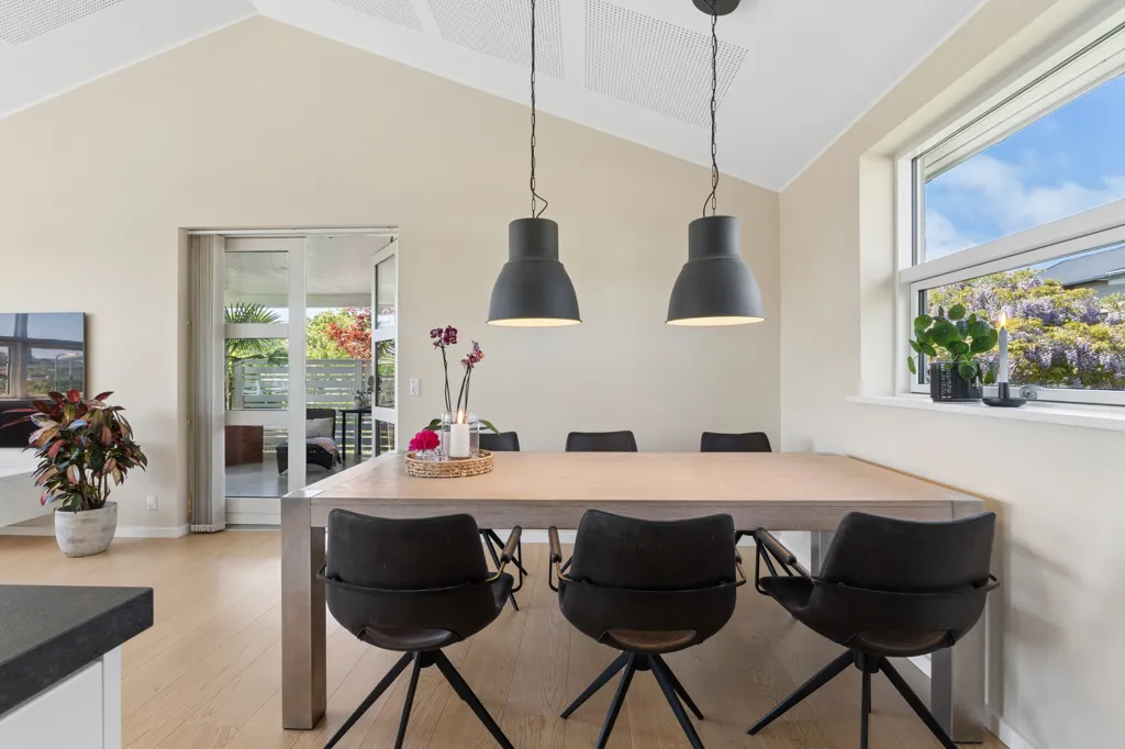 Söögituba - Renovated Villa with City View in Vejby