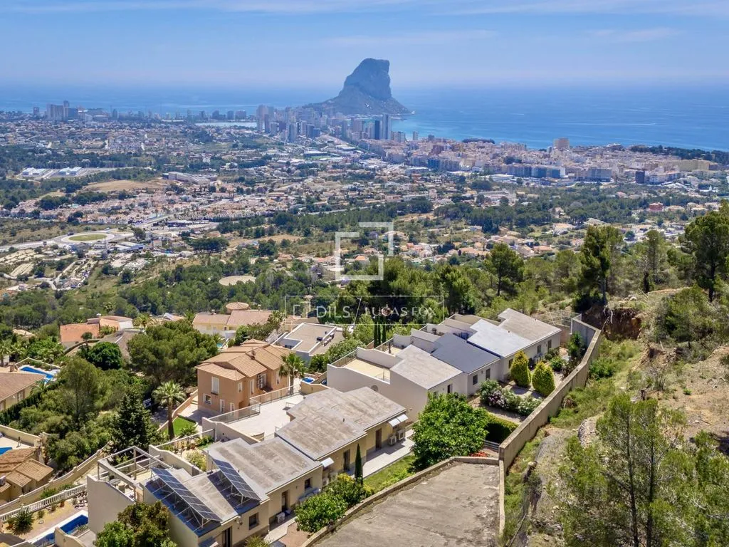 Contemporary Villa with Pool in Calpe