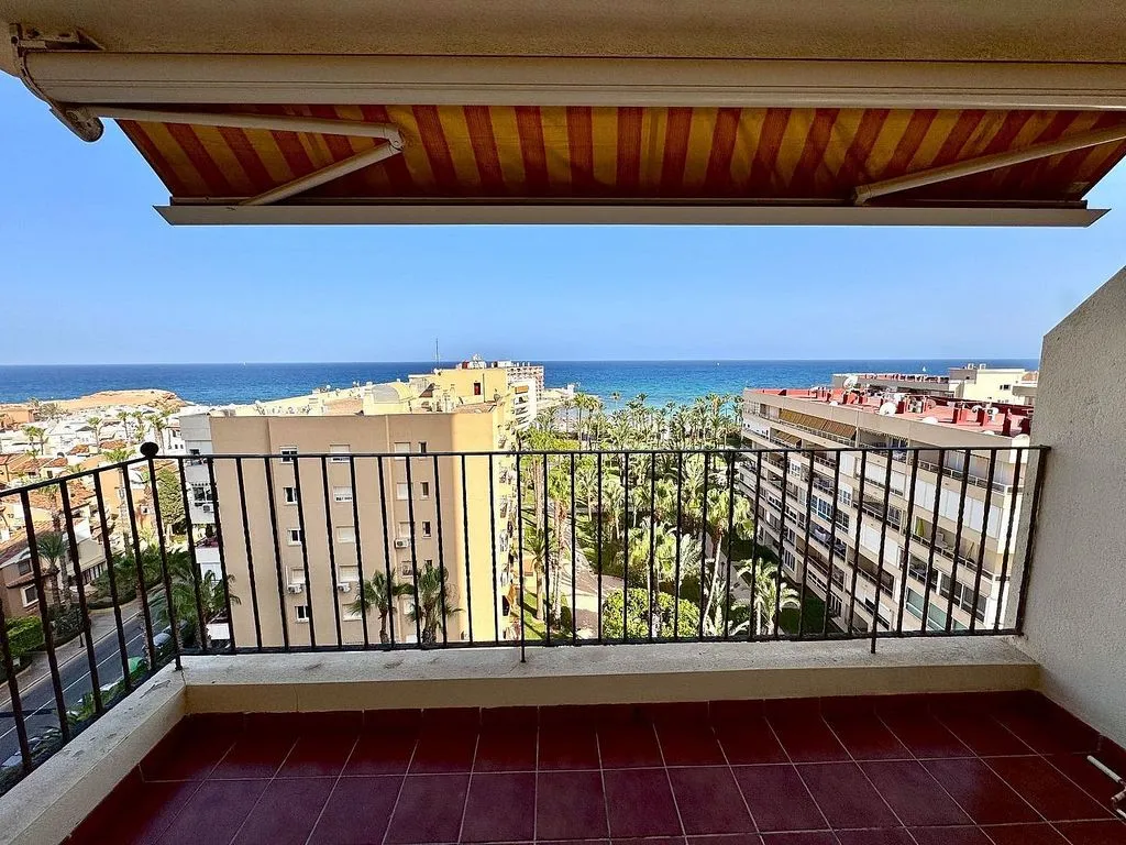 Balcon - Seaside Apartment with Pool in Torrevieja