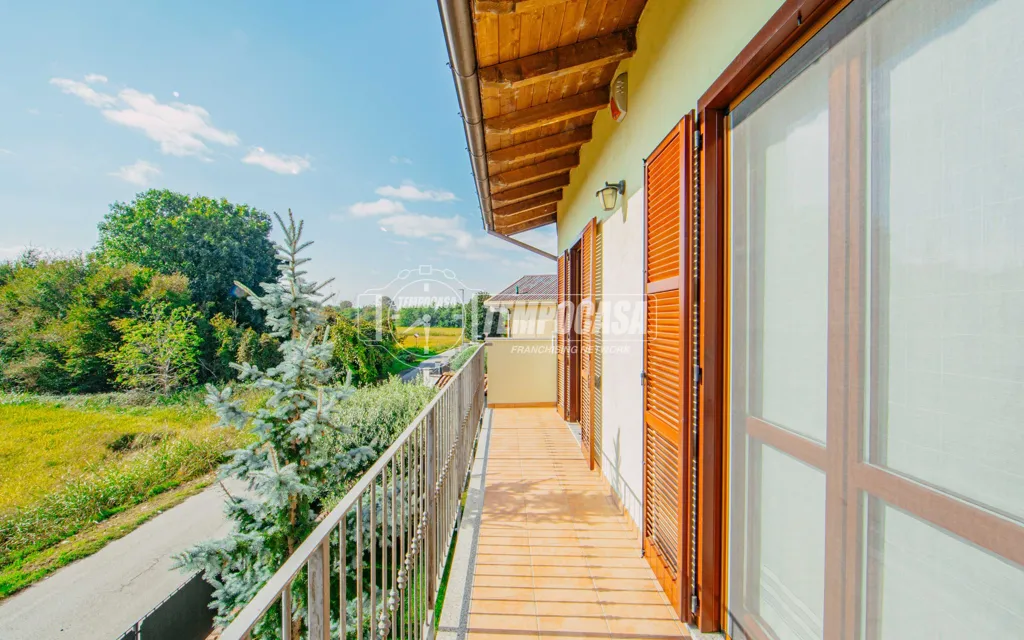 Balcon - Modern Villa with Private Garden in Vigevano