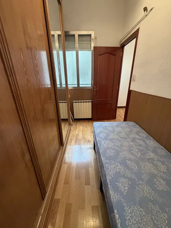 Chambres - 3-Bedroom Flat with South Orientation in Chamberí