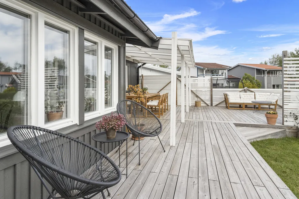 Terrasse - Terraced House with Garden in Ullvi Backar