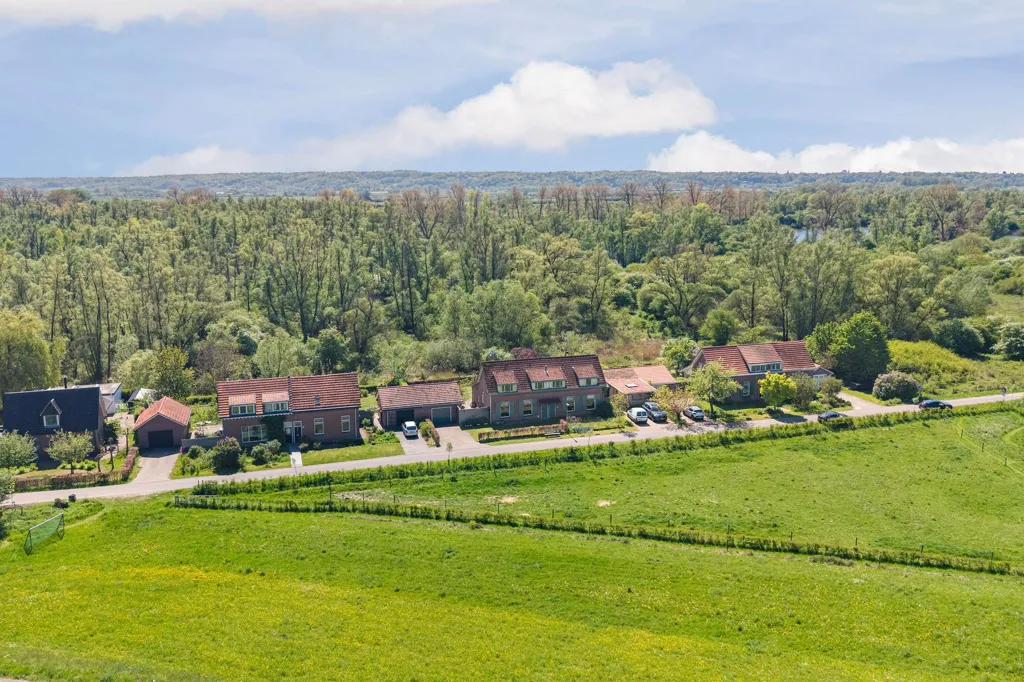 Õhuvaade - Two-Storey House with Garden in Ooijpolder