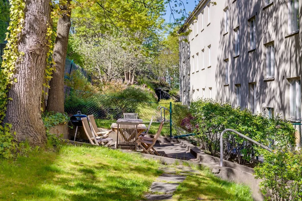 Giardino - Apartment with Garden View in Majorna