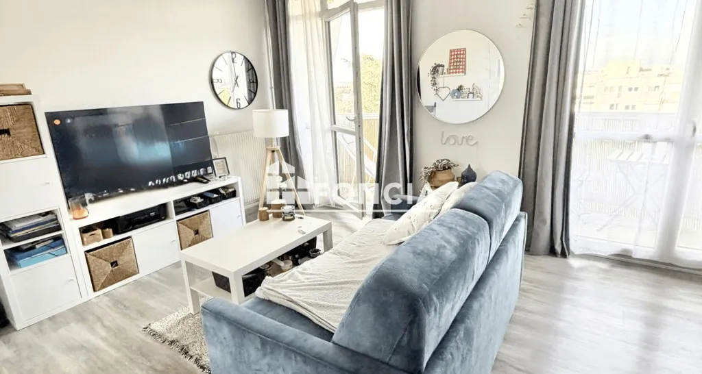 Séjour - Studio avec Balcons et Parking à Paris