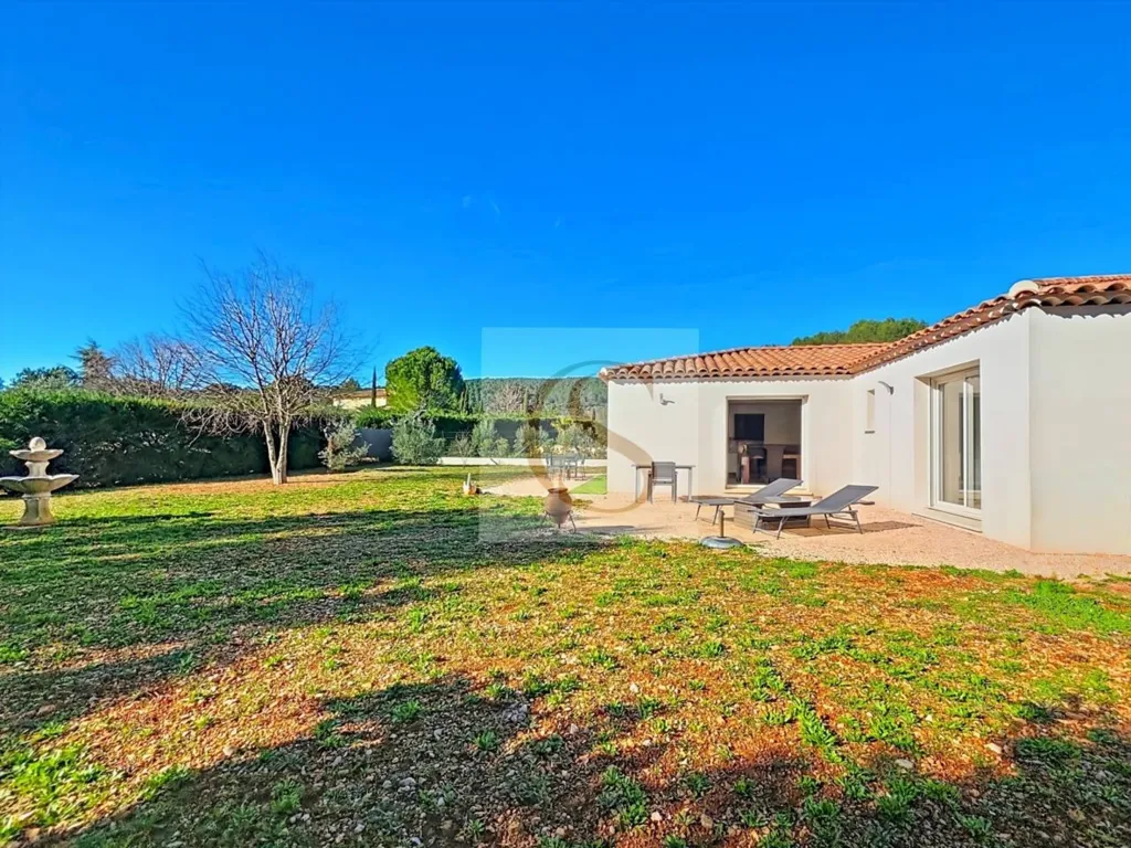 Jardin - Maison Récemment Construite avec Jardin à Cotignac