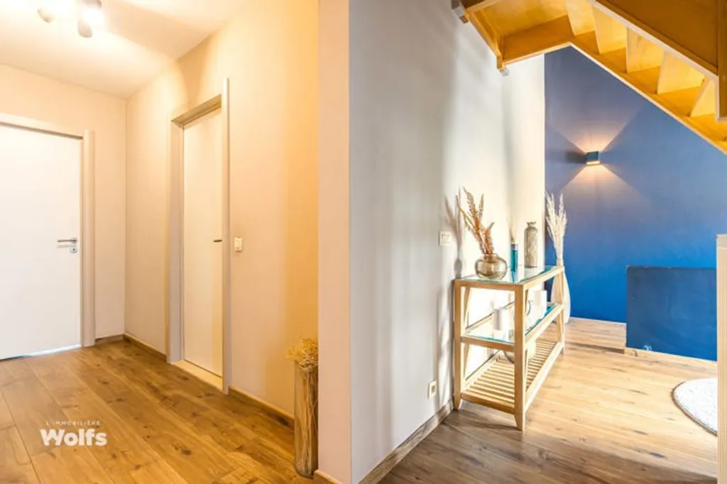 Esik - Spacious 2008 House with Garden in Semi-Detached Setting