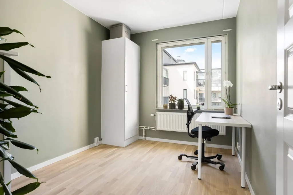 Studio - Apartment with South-Facing Balcony in Barkarby