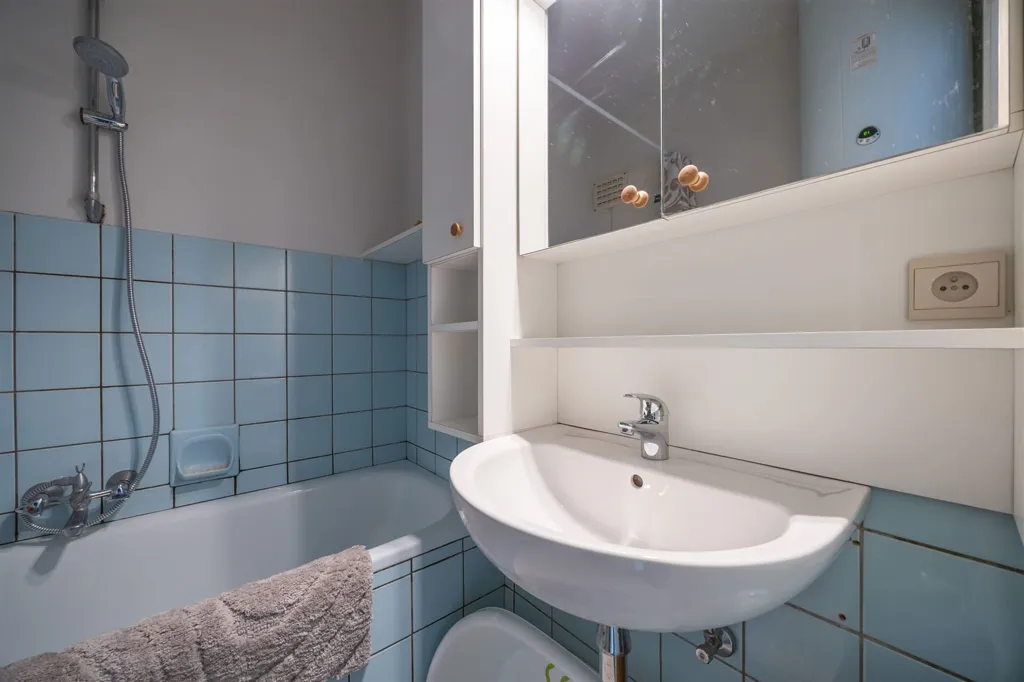 Bathrooms - Apartment with Sea View on Zeedijk
