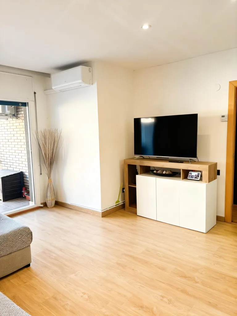 Séjour - Reformed Apartment with Balcony in Gavà Centre