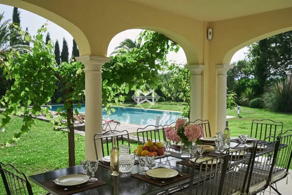 Terrazza - Provençal Villa with Pool near Saint-Tropez