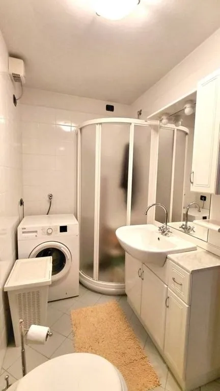 Bagni - Luxury Terraced House with Pool in Parma