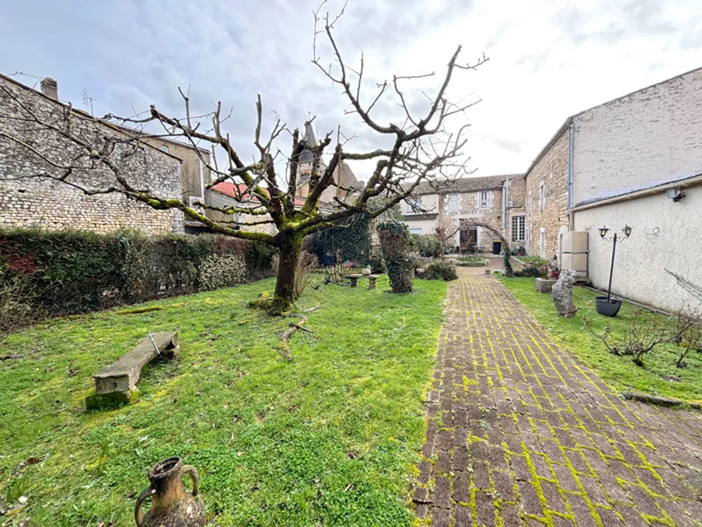 Jardin - Maison Charentaise avec Jardin à Le Gua