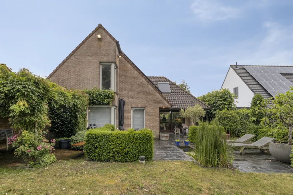 Aed - Villa with Solar Panels in Sint-And