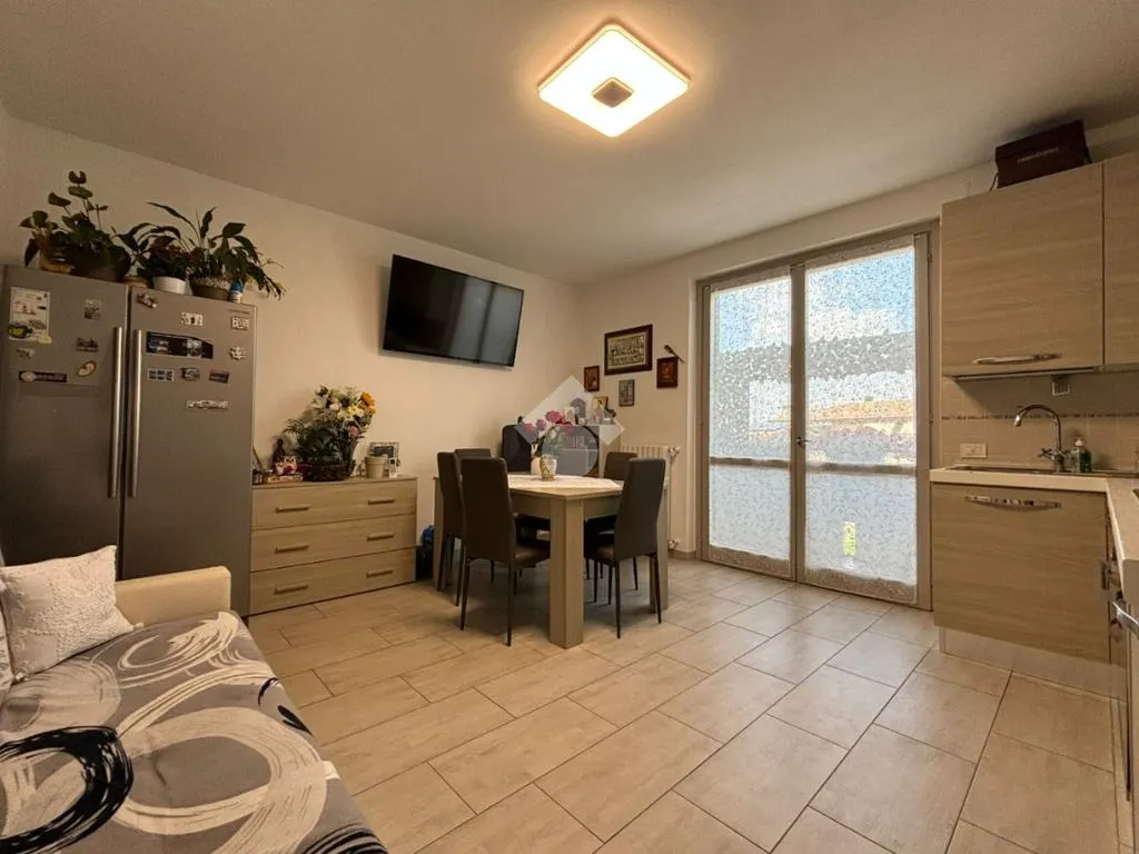 Cuisine - Three-Bedroom Apartment with Private Courtyard in Rivolta d'Adda
