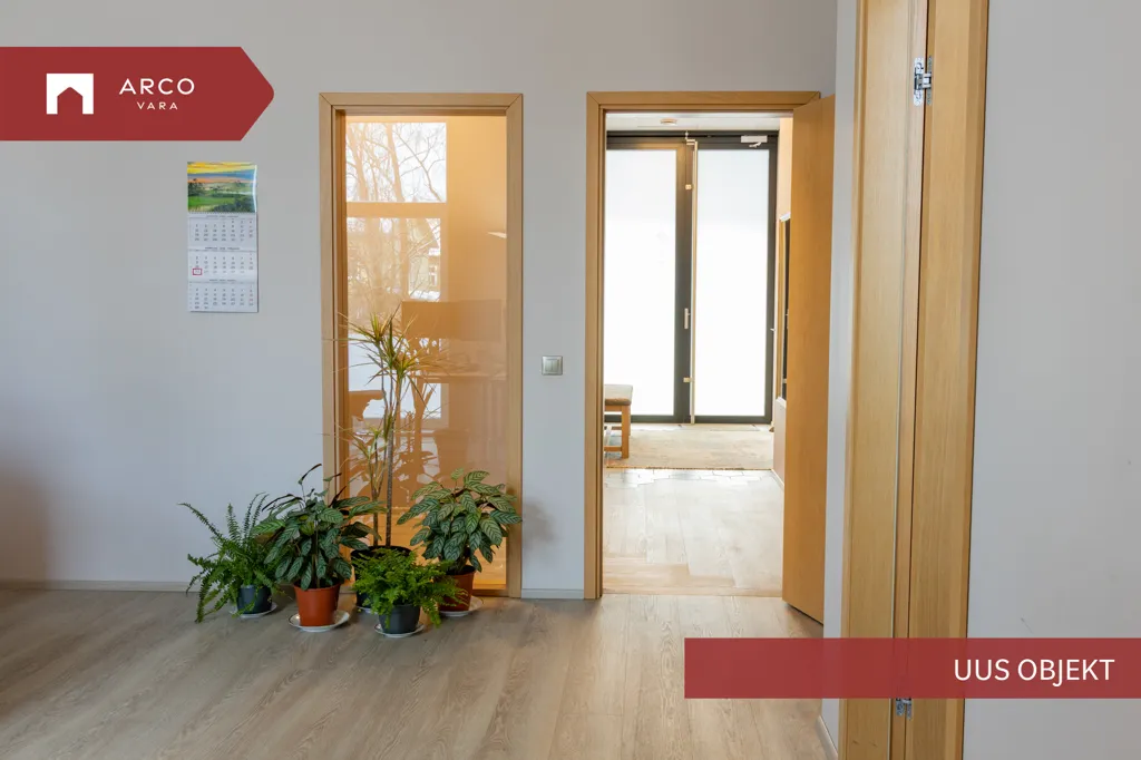 Entrée - Commercial Space with Sea View in Toompea