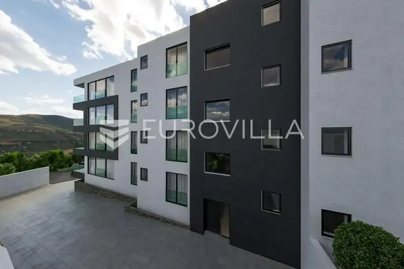 Exterior - Three-Room Sea View Apartment in Opatija