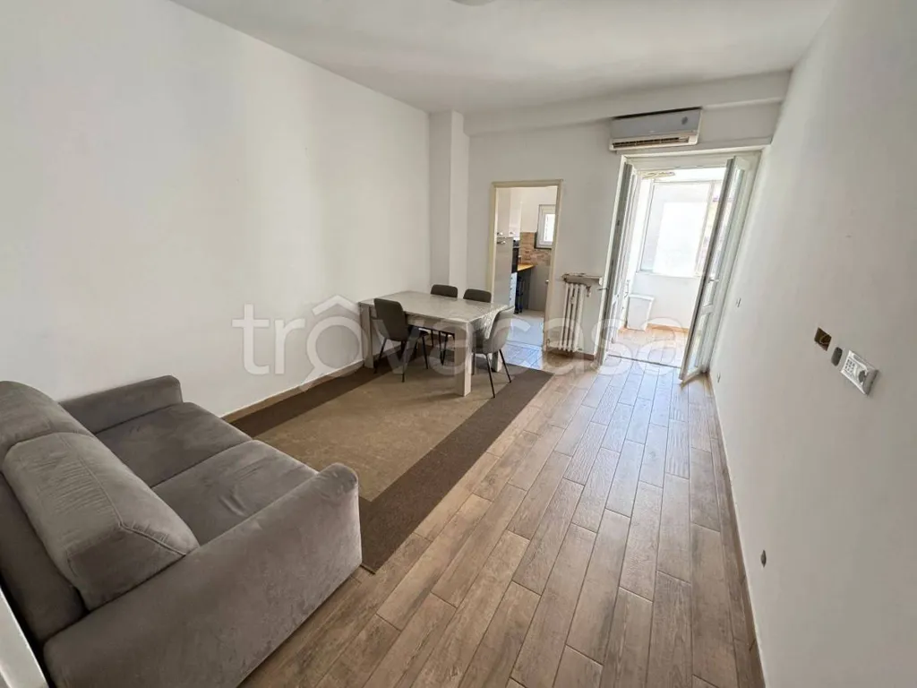 Elutuba - Rearranged Apartment with Balcony in Turin