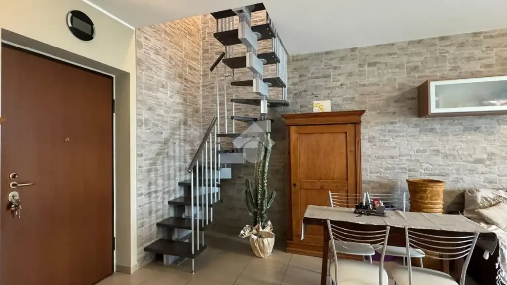 Elutuba - 5-Bedroom Apartment with Terrace in Rivalta di Torino