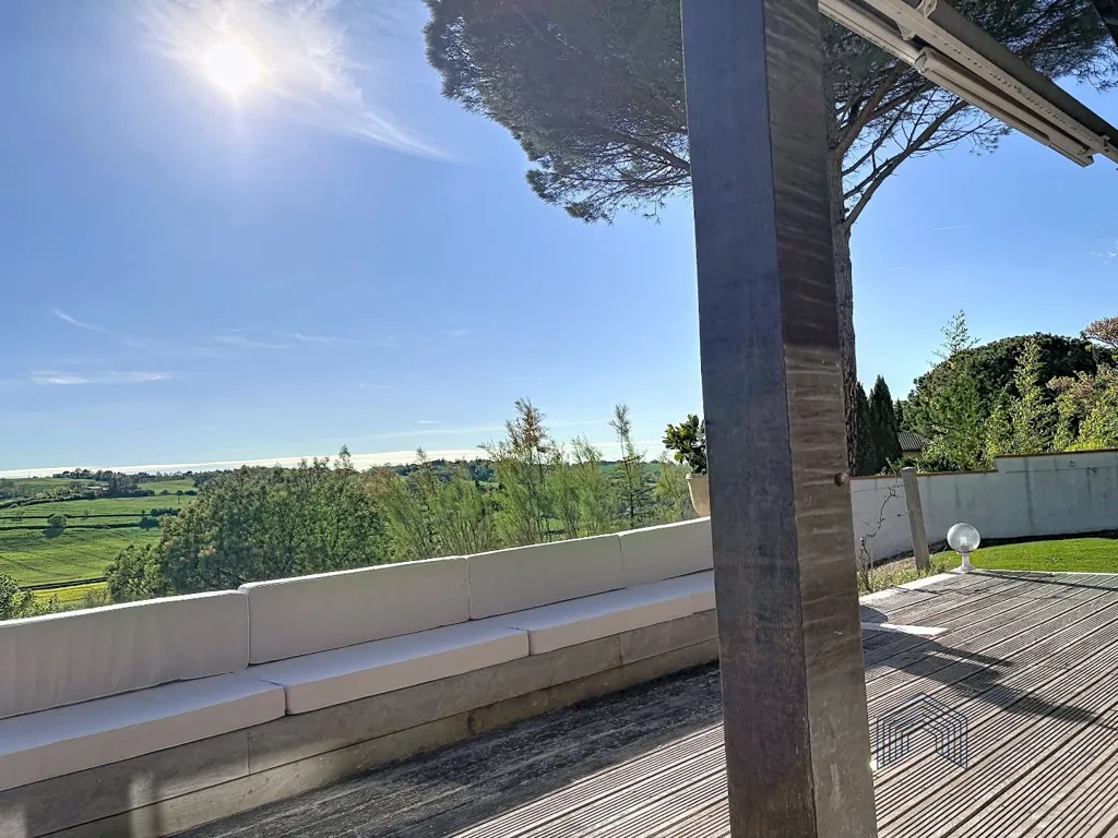 Terrasse - Maison avec Vue Panoramique à Lacroix-Falgarde