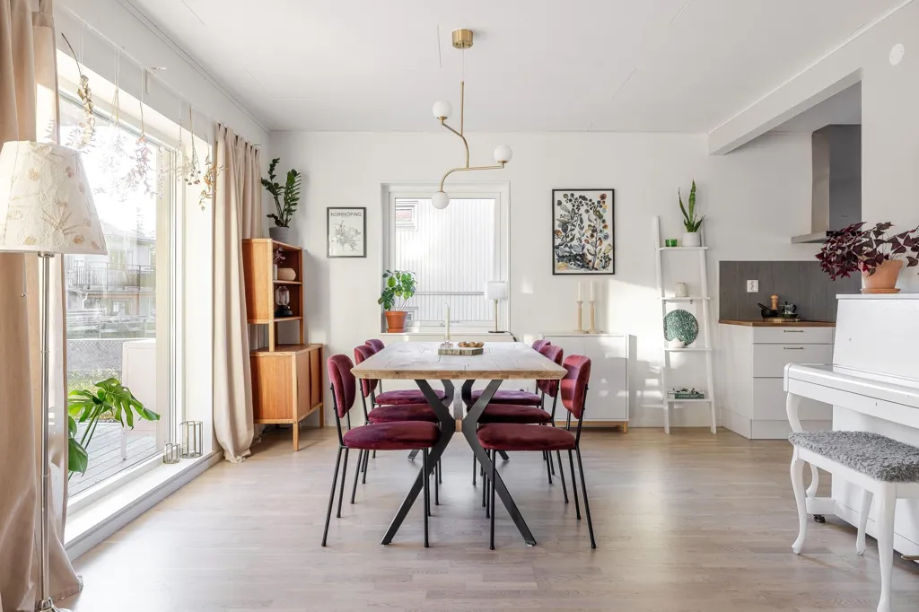 Salle à manger - Modern Semi-Detached House with Bråviken View