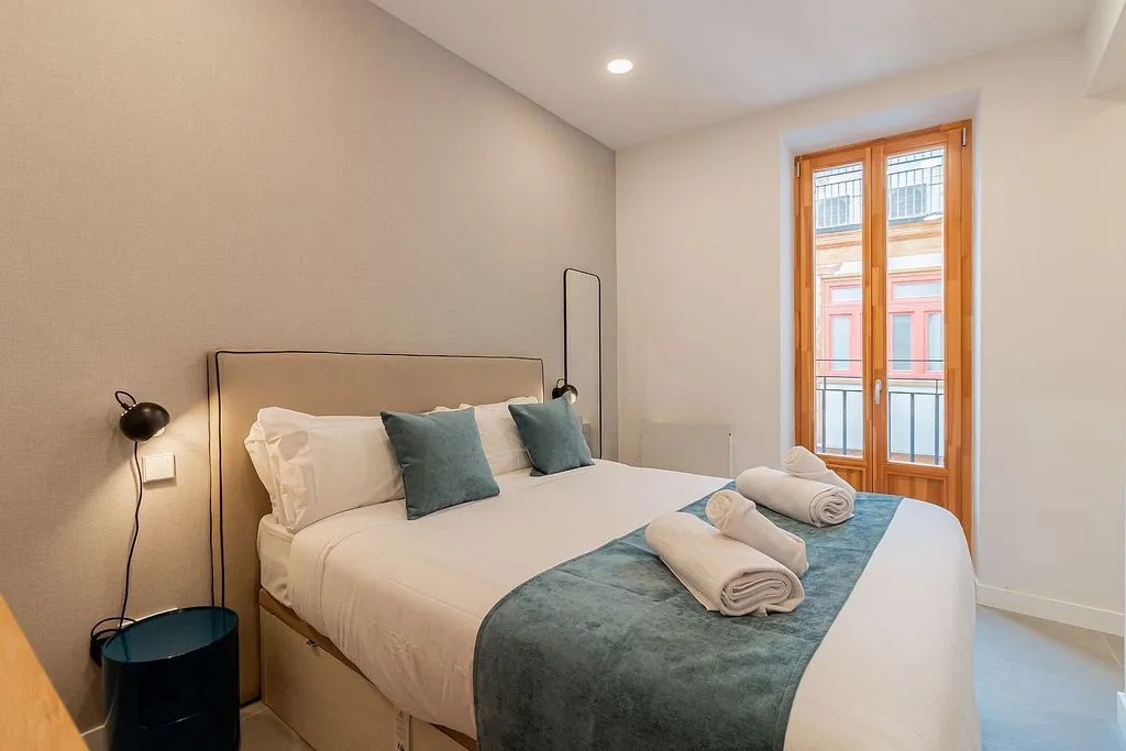 Magamistoad - Furnished Flat with Balcony in Madrid