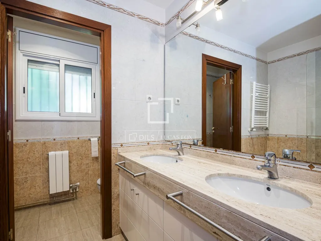 Salles de bain - Luxury Villa with Pool in Sant Cugat