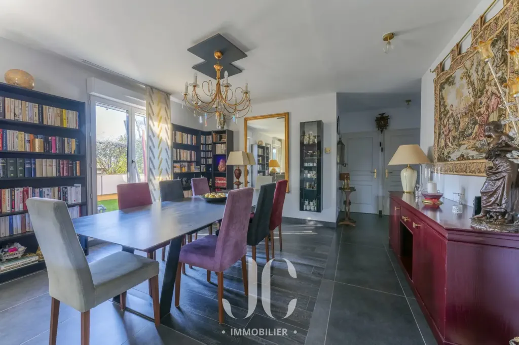 Söögituba - Luxury Flat with Terrace in Tassin-la-Demi-Lune