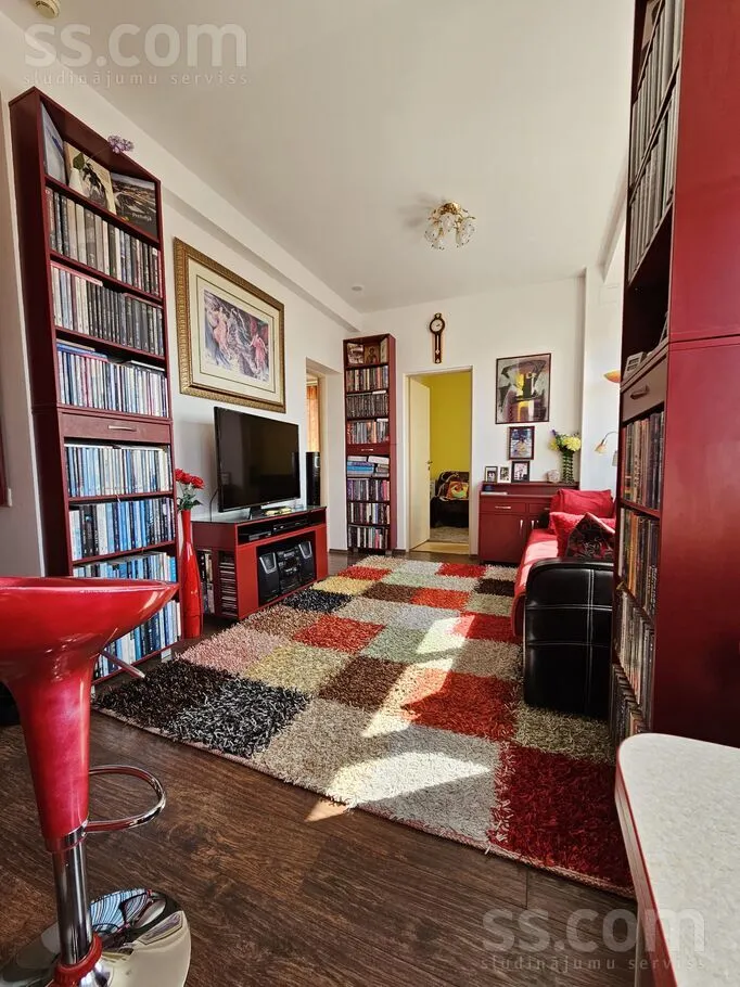 Elutuba - 3-Bedroom Apartment with City View in Riga Centre