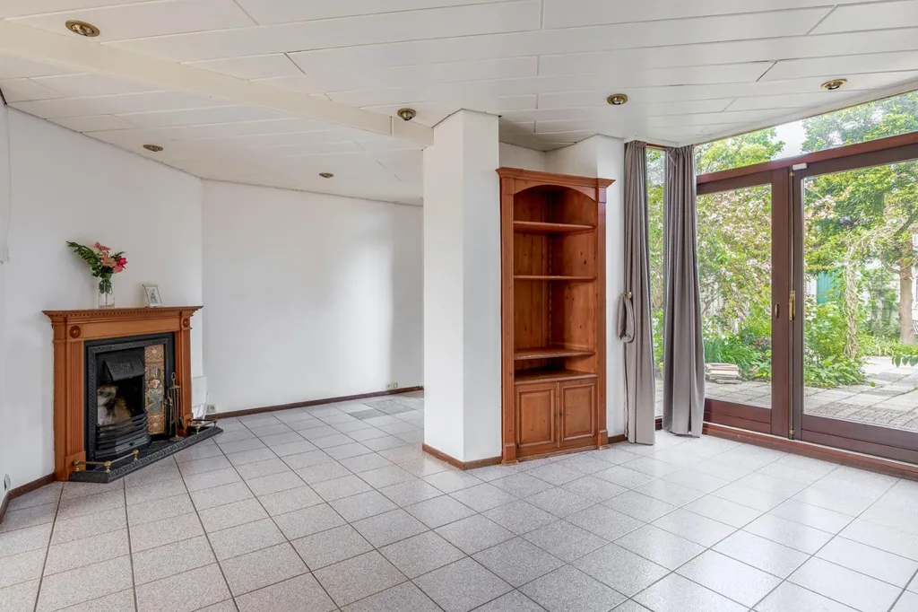 Séjour - 5-Bedroom House with Garden in Rhoon