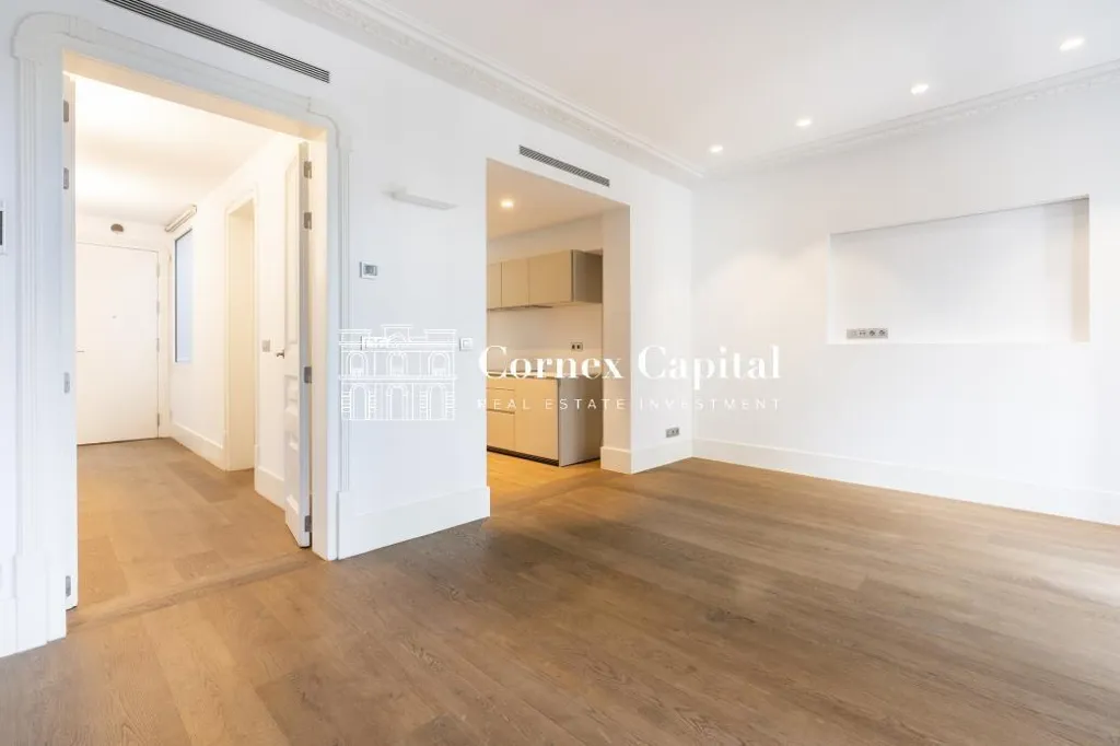 Living Room - Penthouse-Duplex with Terrace in Eixample, Barcelona