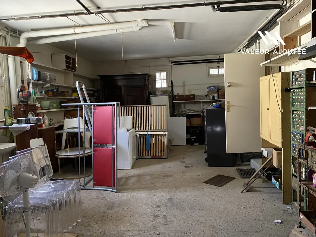 Garage - Maison de Plain-Pied avec Balcons à Lunel