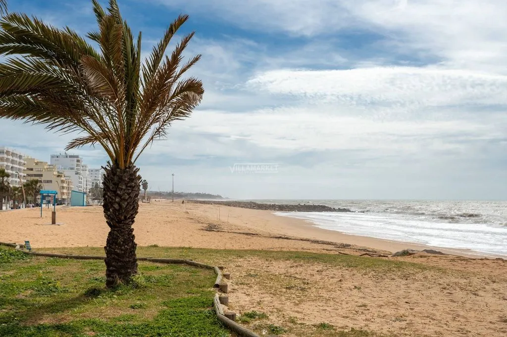 Refurbished Sea View Flat in Quarteira