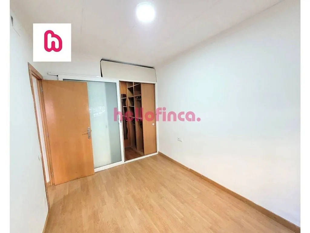 Toad - Ground Floor Flat with Terrace in Sant Jordi, Ripollet