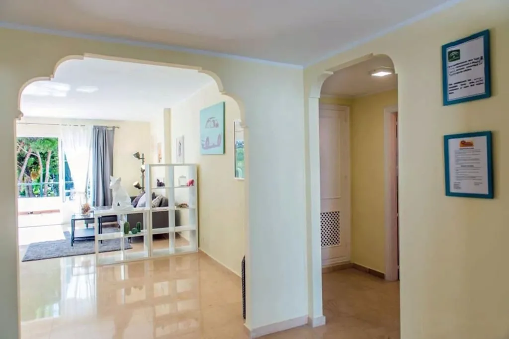 Esik - Penthouse with Pool View in Estepona