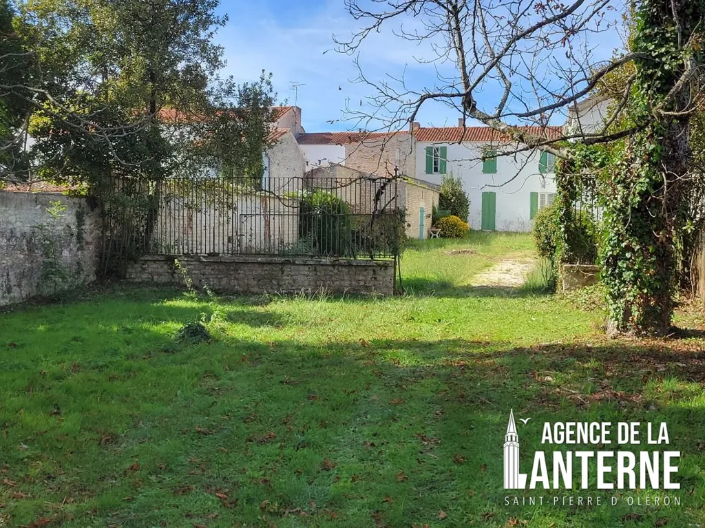 Garden - Luxury House with Garden in Saint-Pierre-d'Oléron