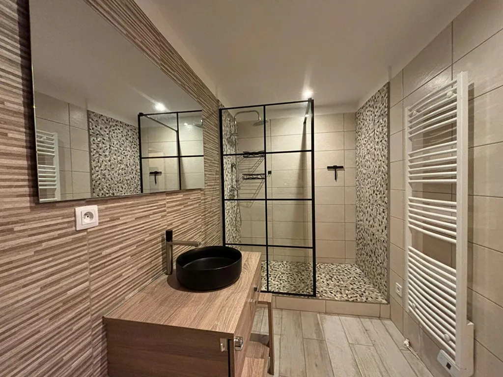 Vannitoad - 2-Bedroom Flat with Intercom in Sens