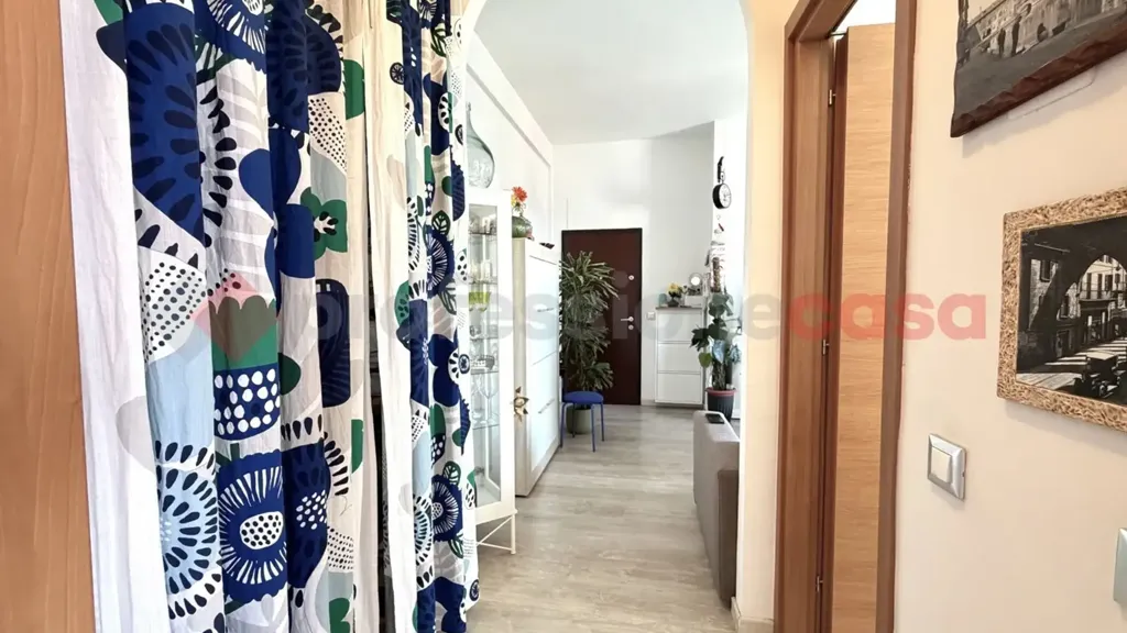 Esik - Rearranged 2-Bedroom Apartment in Cesano Boscone