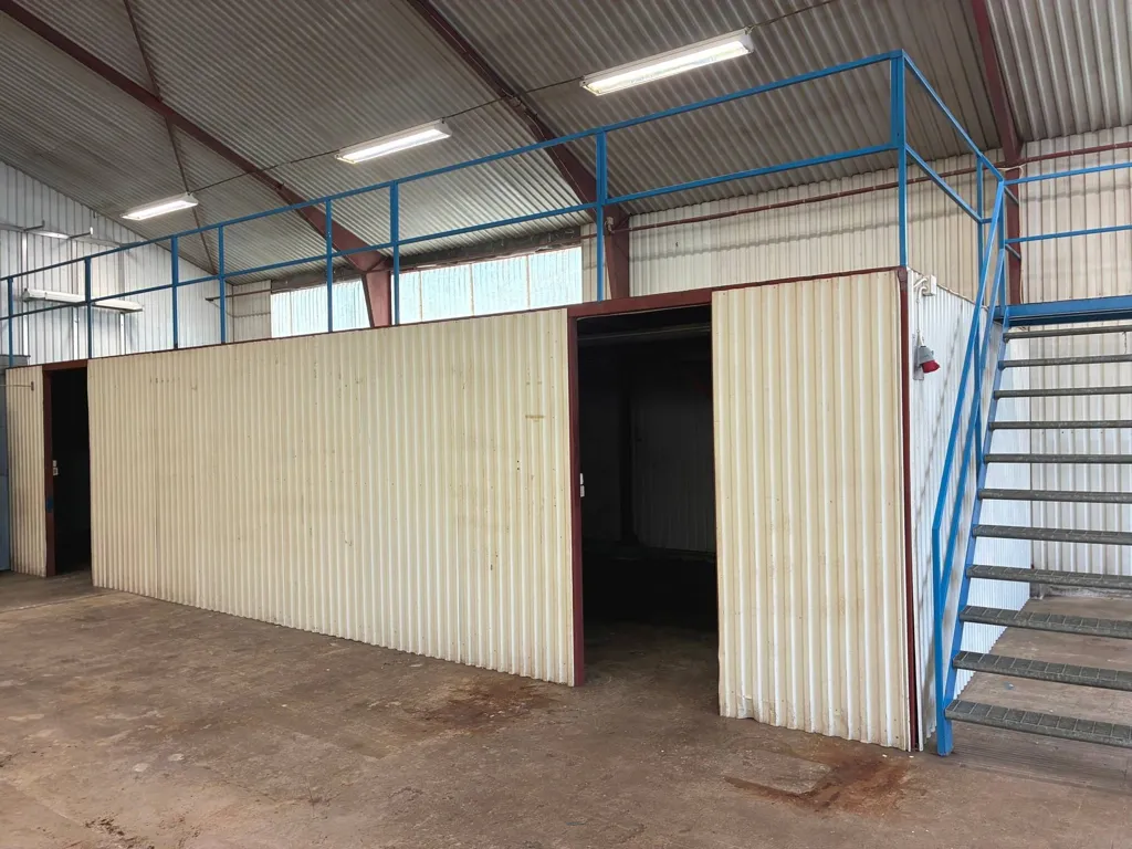 Toad - Industrial Property with Large Hall in Central Hörby