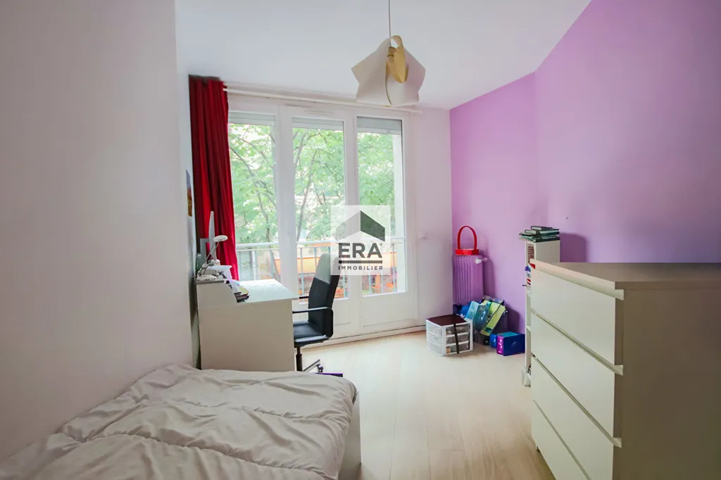 Chambres - Appartement 4/5 pièces avec cuisine aménagée à la Butte-aux-Cailles