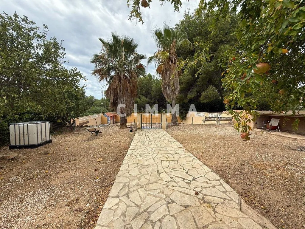 Välivaade - Five-Bedroom Chalet with Large Plot in La Nucía