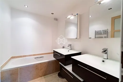 Vannitoad - Apartment with Golf View in Royal Mougins Golf