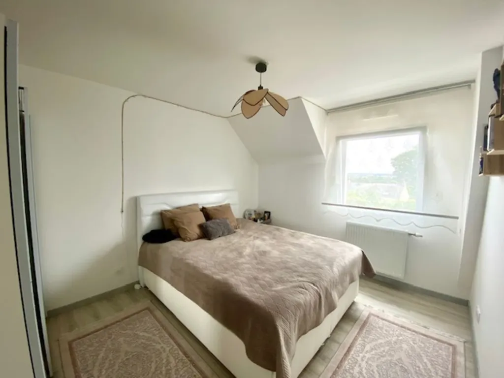 Chambres - Maison de 7 Pièces avec Terrasse au Calme à Monterblanc