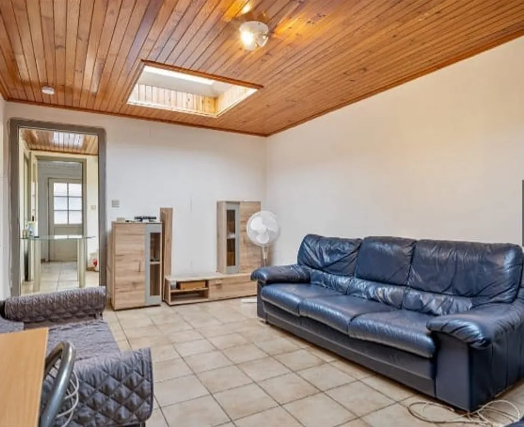 Soggiorno - Income-Generating House with Studio in Eeklo
