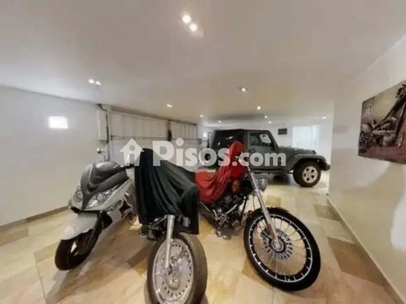 Garage - Maison 4 chambres à ES