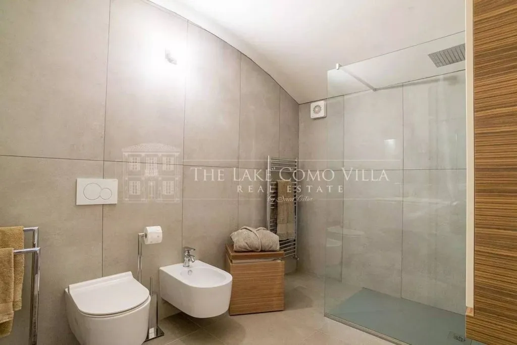 Salles de bain - Luxury Apartment with Private Garden in Menaggio