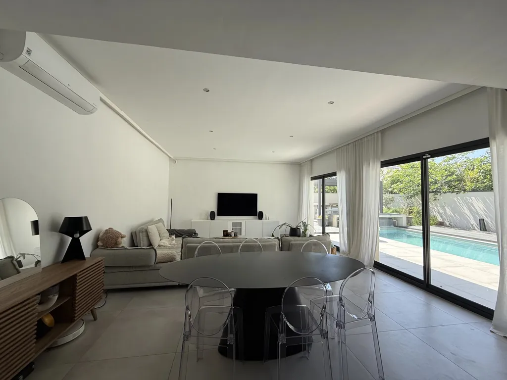 Elutuba - Family House with Pool in Montélimar