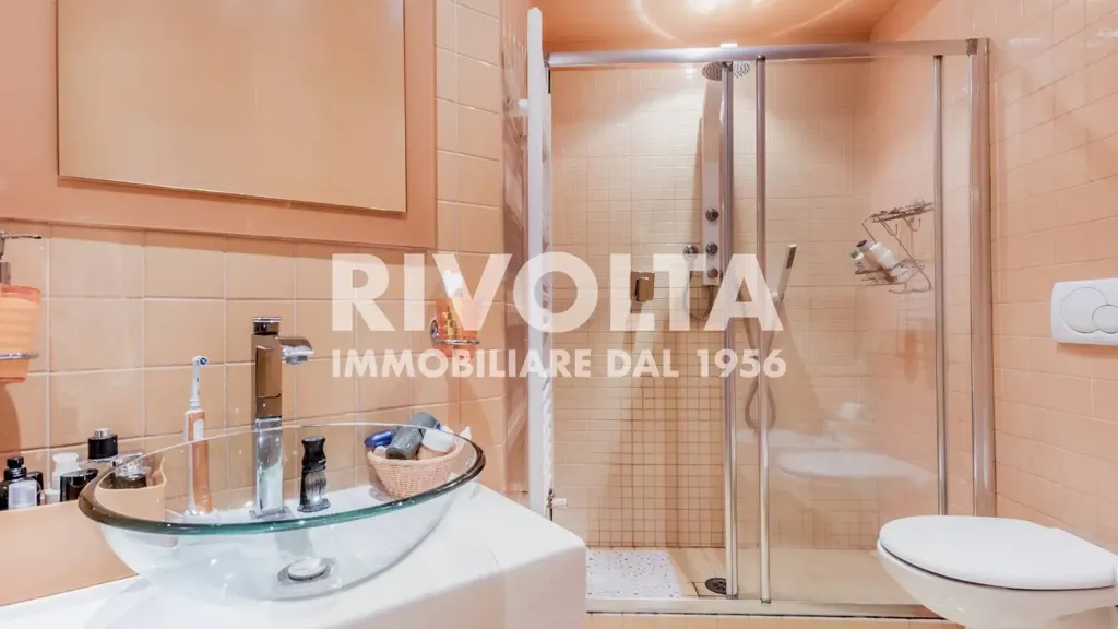 Salles de bain - Terraced Villa with Panoramic Terrace in Guidonia Montecelio